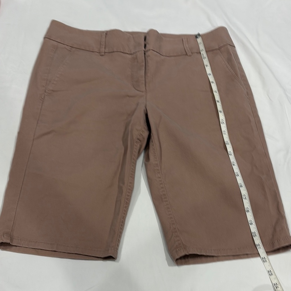 Tailored Rose colored Bermuda Shorts with Structured Fabric
